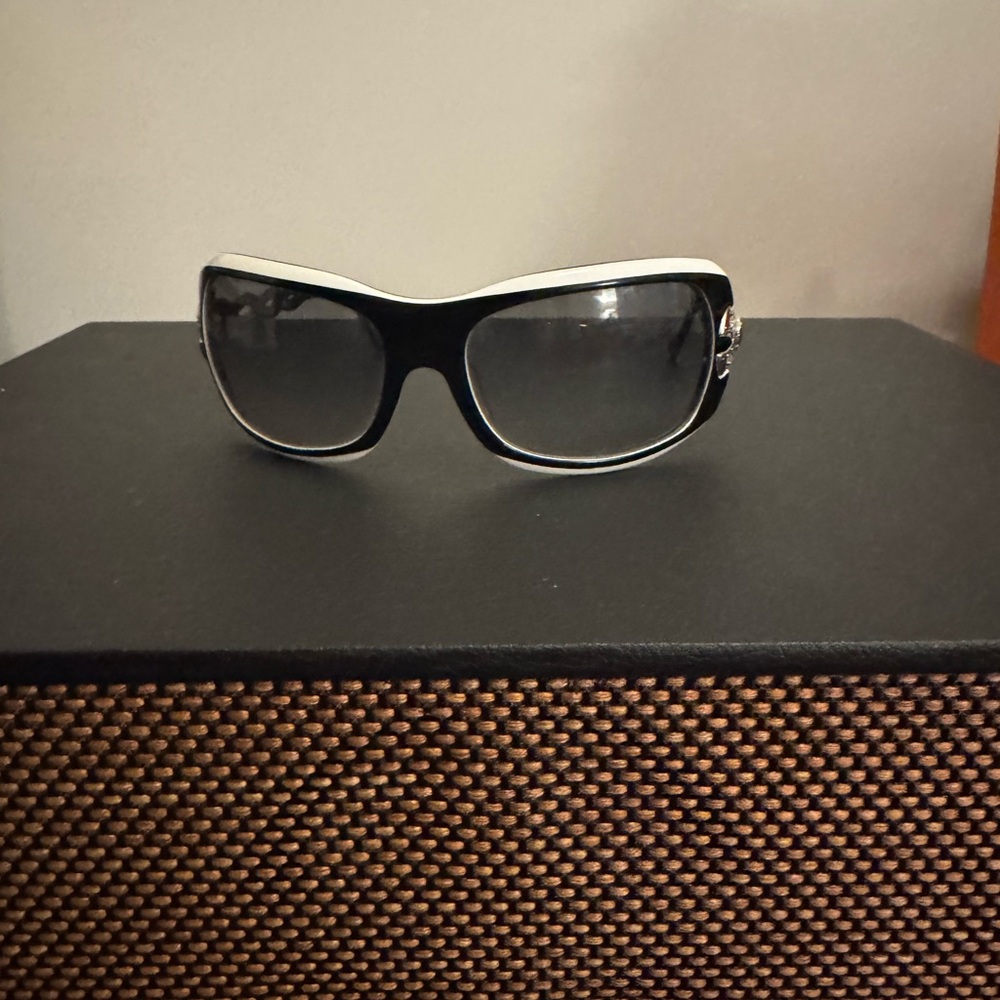 Versace 4070b Black and White Glasses with Sophisticated Wrap-Around Design